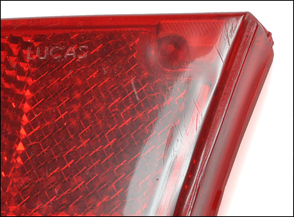 zwei originale Lucas Rücklichtgläser für TR6 USA 