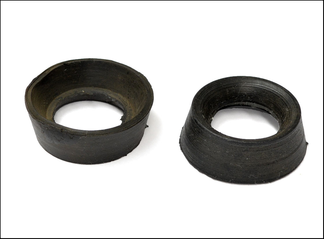 zwei Gummikappen, Vorderachse Spitfire